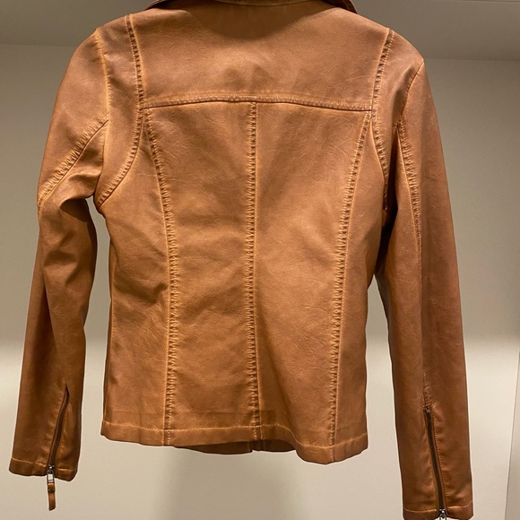 Max Studio Faux brown leather jacket size xs EUC - Picture 3 of 4